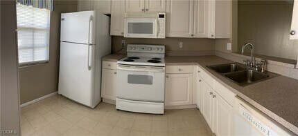 6300 South Pointe Blvd in Ft. Myers, FL - Building Photo - Building Photo