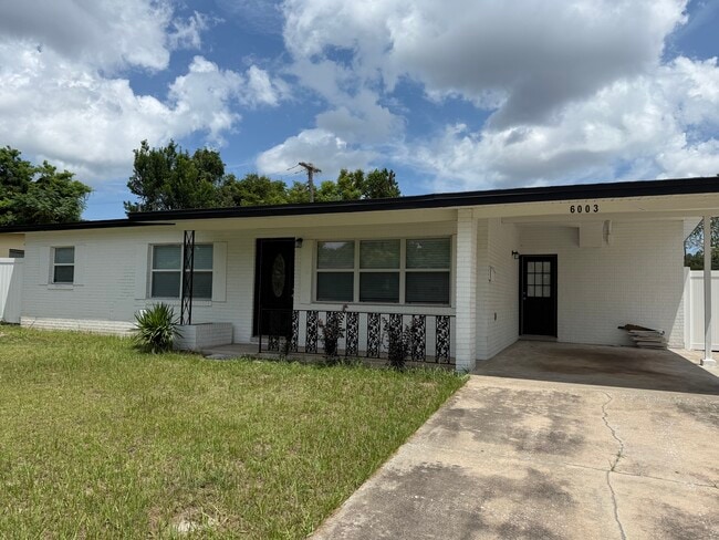 6003 W Harwood Ave in Orlando, FL - Foto de edificio - Building Photo