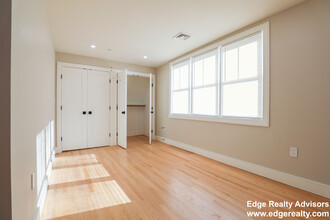 15 Lanark Rd, Unit 4 in Brighton, MA - Foto de edificio - Building Photo