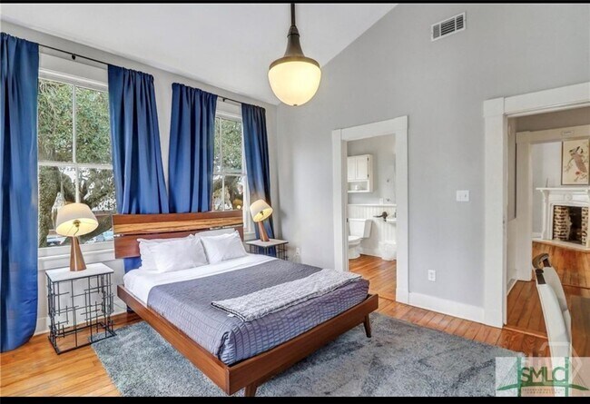 property at 341 E Broad St