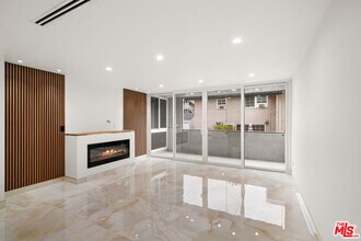 125 W Mountain St in Glendale, CA - Building Photo - Building Photo