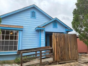 1219 Truman Ln in Laredo, TX - Building Photo - Building Photo