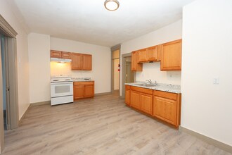 6 Waumbeck St, Unit 2 in Boston, MA - Building Photo - Building Photo
