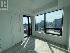 28-1028 Eastern Ave in Toronto, ON - Building Photo - Building Photo