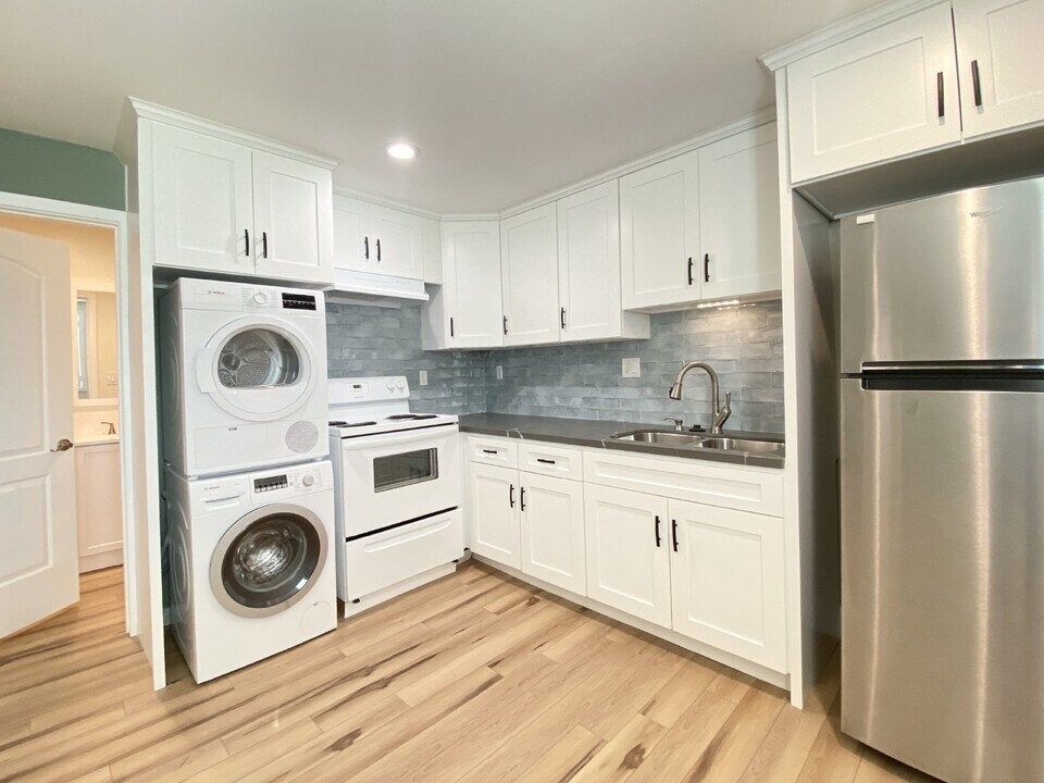 15635 Simonds St in Los Angeles, CA - Building Photo