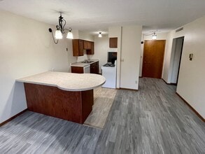 Eastwood Manors in Rochester, MN - Building Photo - Building Photo