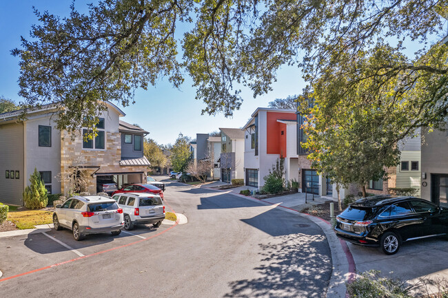 Solavera Condos in Austin, TX - Foto de edificio - Building Photo