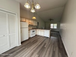 101 Croatan Ct in Jacksonville, NC - Building Photo - Building Photo