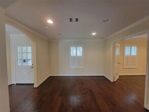 1007 Blue Willow Dr in Houston, TX - Building Photo - Building Photo