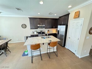 10528 Verona Wood St in Las Vegas, NV - Building Photo - Building Photo