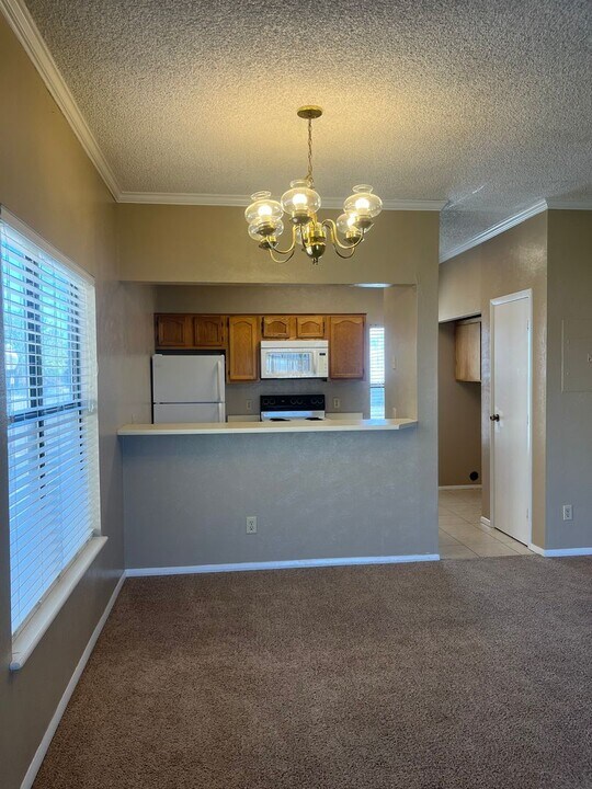 1028 Mockingbird Ln in Clovis, NM - Building Photo