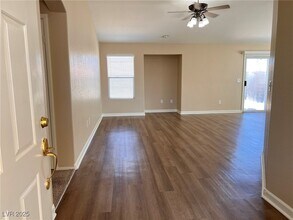 5320 Daywood St in North Las Vegas, NV - Building Photo - Building Photo