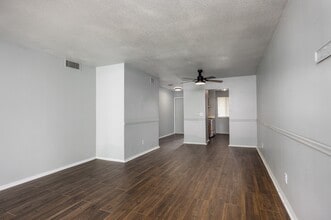 6519 W Newberry Rd in Gainesville, FL - Building Photo - Building Photo