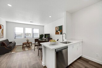 Youngtown Flats in Youngtown, AZ - Foto de edificio - Building Photo