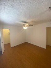 3402 S Oak Dr in Austin, TX - Building Photo - Building Photo