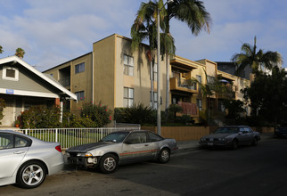 1545 Gordon St in Los Angeles, CA - Building Photo - Building Photo