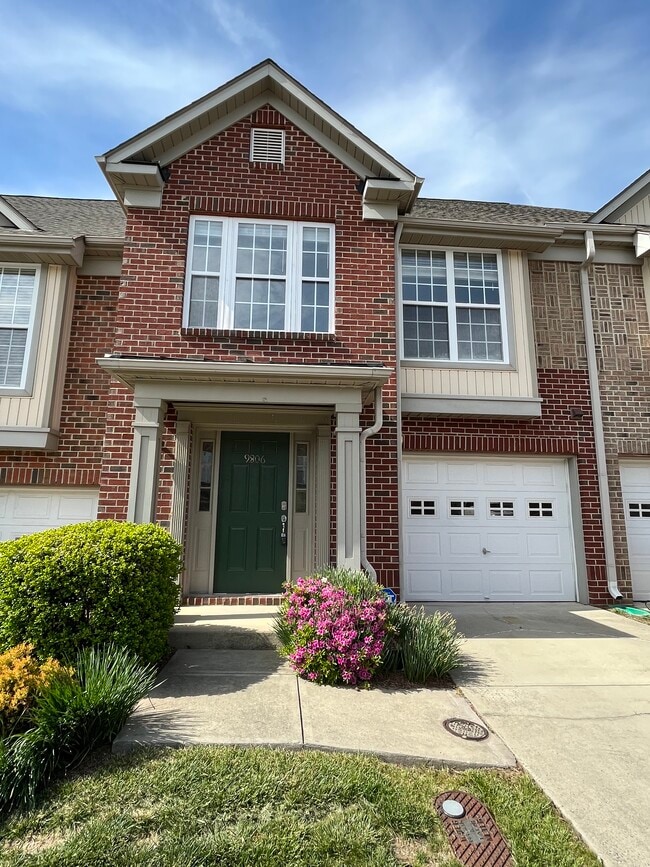 9806 Blackwell Dr