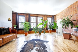 1180 N High St in Columbus, OH - Building Photo - Building Photo