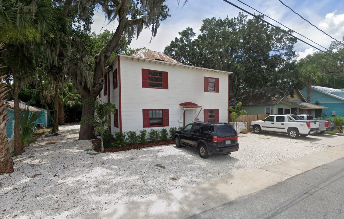 307 Rush Street in New Smyrna Beach, FL - Building Photo