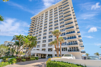 2066 N Ocean Blvd in Boca Raton, FL - Foto de edificio - Building Photo