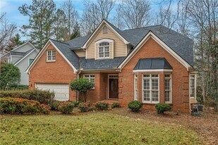 6215 Bannerhorn Run in Alpharetta, GA - Building Photo