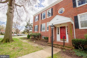2900 S Buchanan St in Arlington, VA - Building Photo - Building Photo