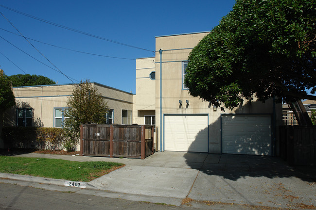 2407 24th St in Richmond, CA - Foto de edificio - Building Photo