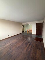 3911 Fort St in Trenton, MI - Building Photo