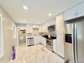 3201 S Holly St in Denver, CO - Building Photo - Building Photo