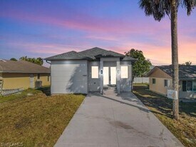 11607 Pawley Ave in Bonita Springs, FL - Building Photo