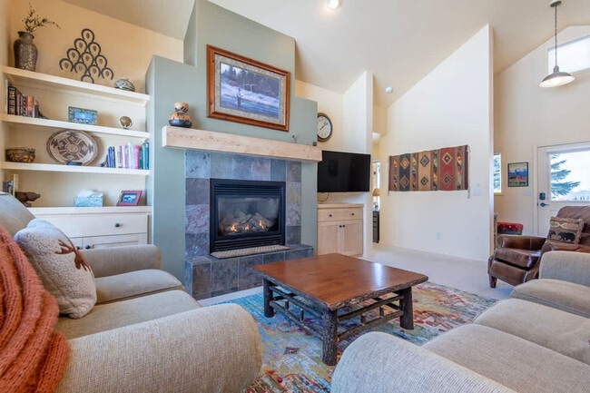 2022 Creek Resort Cir in Driggs, ID - Building Photo - Building Photo