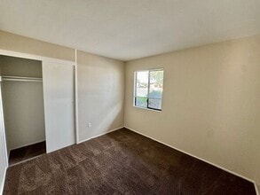 3237 Clairemont Mesa Blvd in San Diego, CA - Foto de edificio - Building Photo