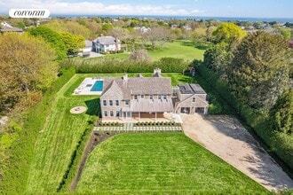 25 Jobs Ln in Bridgehampton, NY - Foto de edificio - Building Photo