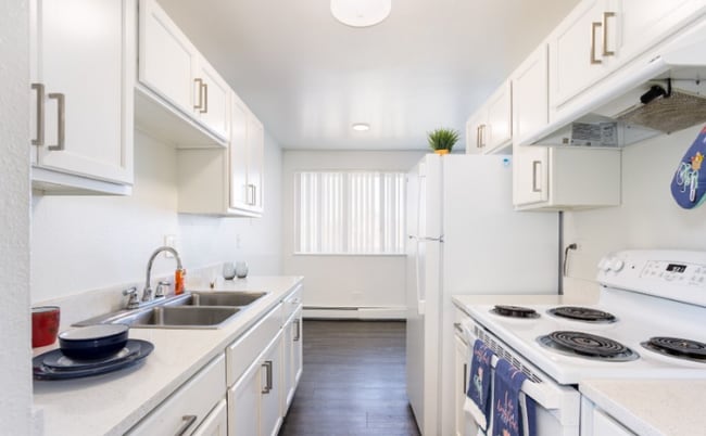 8888 E 13th Ave in Denver, CO - Building Photo - Building Photo