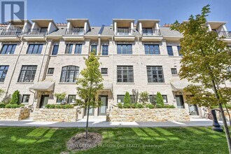 55 Lunar Cres in Mississauga, ON - Building Photo - Building Photo