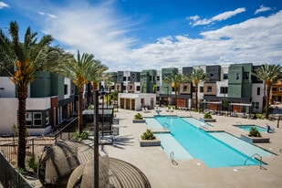 Gateway in Henderson, NV - Building Photo