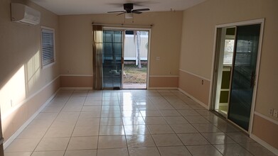 2286 Sherwood Dr, Unit 2286 Sherwood Drive in South Daytona, FL - Foto de edificio - Building Photo