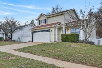 1105 Treetop Village Dr in Ballwin, MO - Building Photo - Building Photo