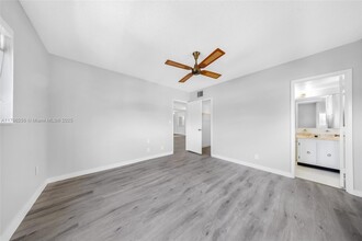 257 S Cypress Rd in Pompano Beach, FL - Building Photo - Building Photo