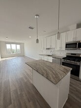 228 Park Ave in East Rutherford, NJ - Building Photo - Building Photo