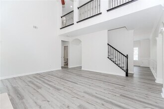 2023 Jameson Cir NE in Lawrenceville, GA - Foto de edificio - Building Photo