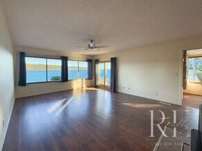 5765 Watauga Beach Dr E in Port Orchard, WA - Building Photo - Building Photo