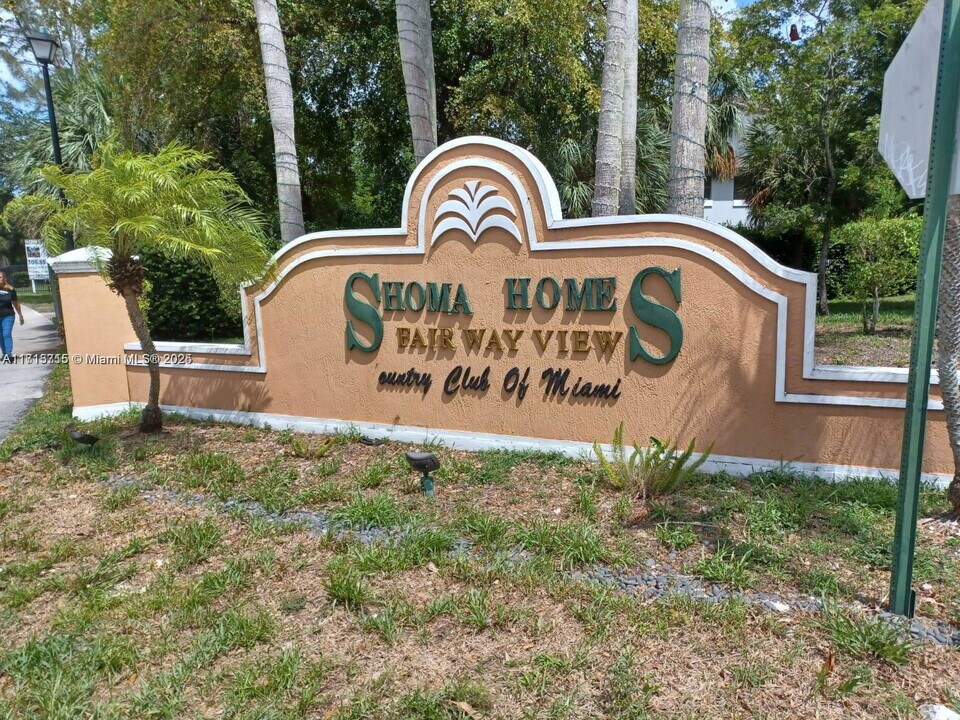 7070 NW 177th St in Hialeah, FL - Building Photo