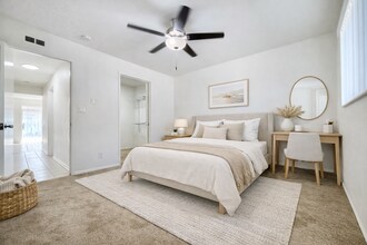 7712 Cypress Dr, Unit D in Huntington Beach, CA - Building Photo - Building Photo