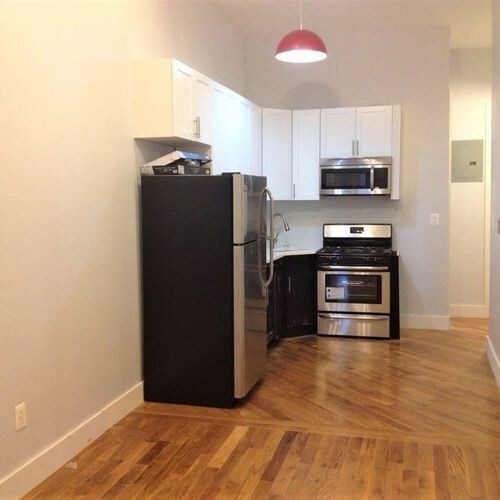 255 Evergreen Ave-Unit -3d in Brooklyn, NY - Building Photo