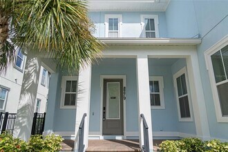 8279 Nemours Pkwy in Orlando, FL - Building Photo - Building Photo