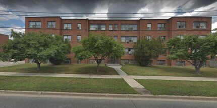 1760 Wilson Ave in Toronto, ON - Building Photo - Building Photo