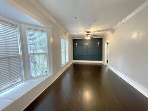 310 W Sidnor St in Alvin, TX - Building Photo - Building Photo