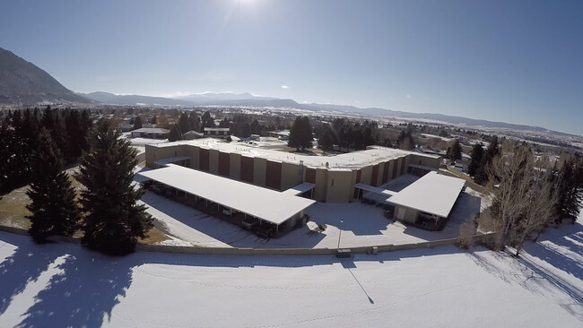 100 Country Club Ln in Butte, MT - Building Photo - Building Photo