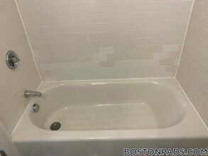 134 Summer St, Unit 32 in Malden, MA - Building Photo - Building Photo